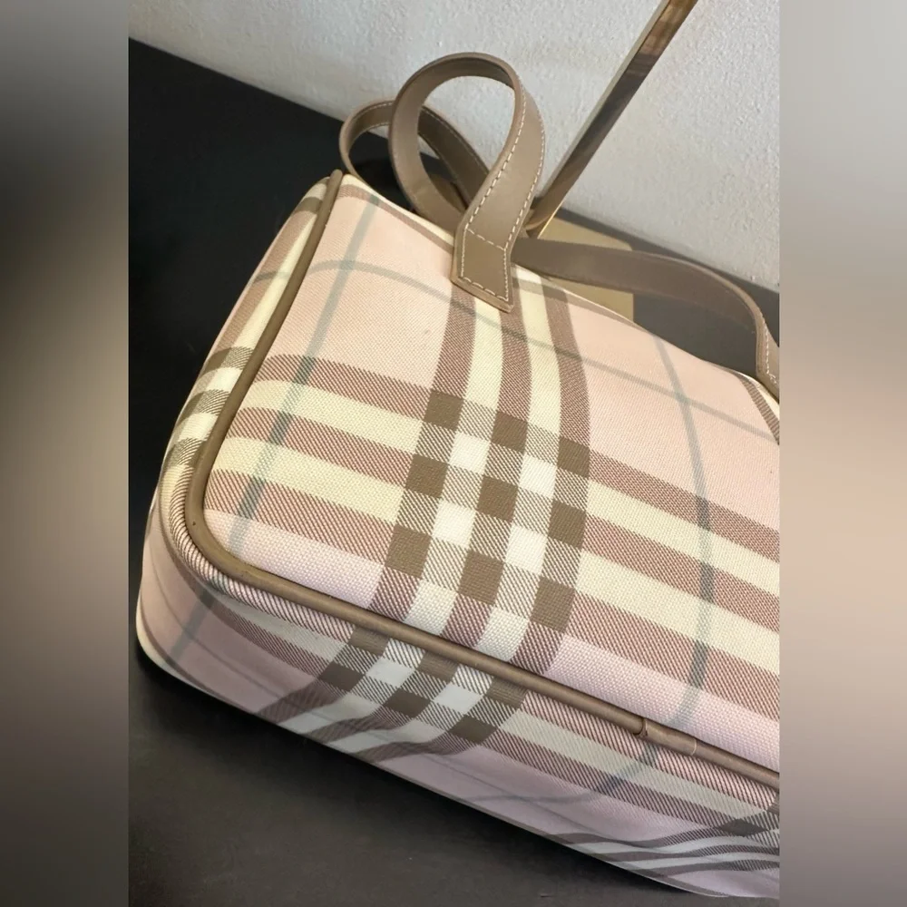 Burberry Candy Nova Y2K Boston Bag Baby Pink - Picture 10 of 13